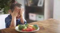 Mengatasi Food Neophobia pada Anak: Apa Itu, Penyebabnya