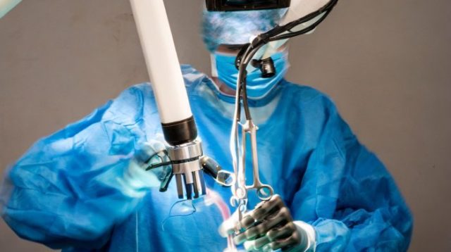 Rumah Sakit Daerah Terapkan Teknologi Robotic Surgery