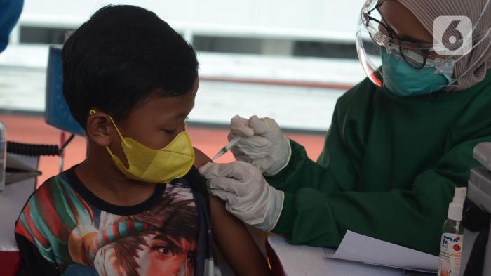 Diresmikan Jokowi, Vaksin COVID-19 Usia 6-11 Tahun Dimulai Besok ... Vaksin Terbaru Resmi Diluncurkan untuk Anak-anak