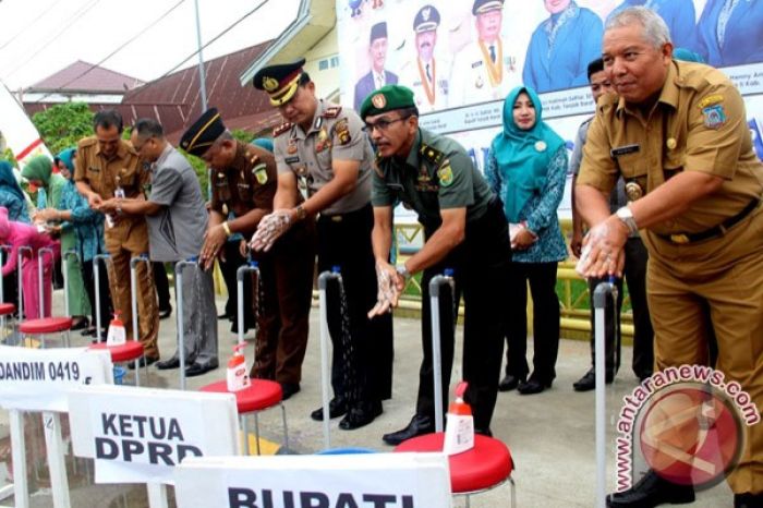 Launching Panduan Pemicuan Cuci Tangan Pakai Sabun Demi Menghentikan ... Kampanye Cuci Tangan Pakai Sabun Masih Perlu Digencarkan