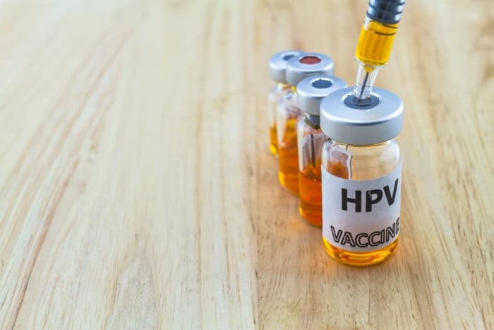Vaksin HPV: Manfaat, Jadwal Pemberian, dan Efek Sampingnya Mitos dan Fakta Tentang Vaksin HPV