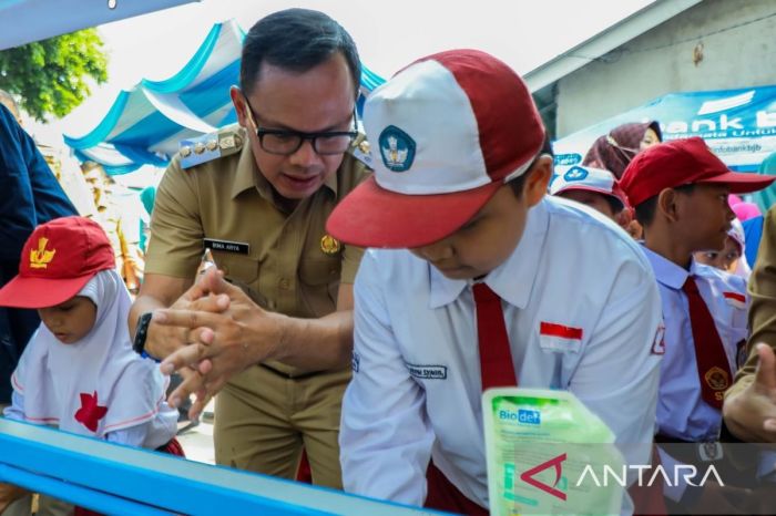 Kampanye Mencuci Tangan Pakai Sabun di Masa Pandemi - TribunNews.com Kampanye Mencuci Tangan Pakai Sabun di Masa Pandemi - TribunNews.com